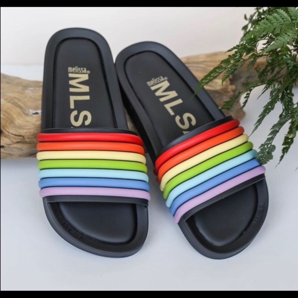 New Melissa Rainbow Slide ~ size 8